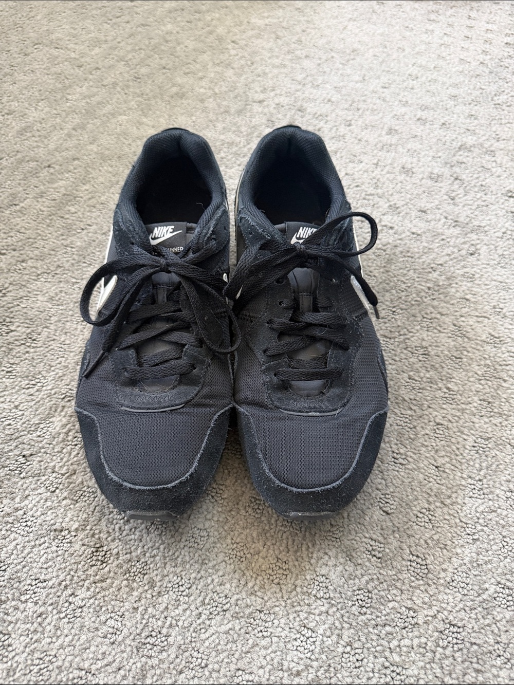 Nike Men’s Black Low-Top Sneakers